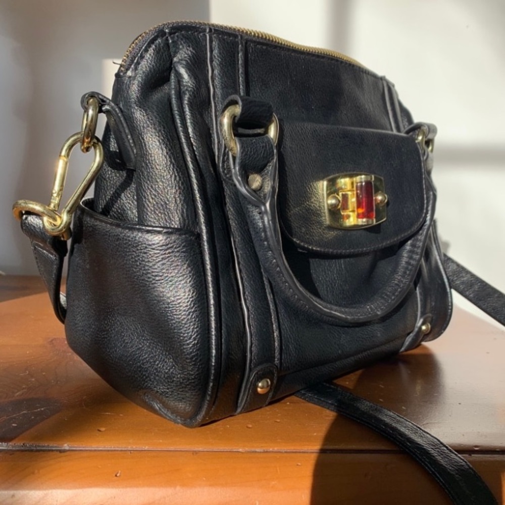 🌷Black purse with crystal